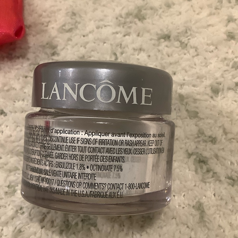 Lancôme Skincare Sample Bundle with Red Satin Pouch NWOT - Picture 7 of 15